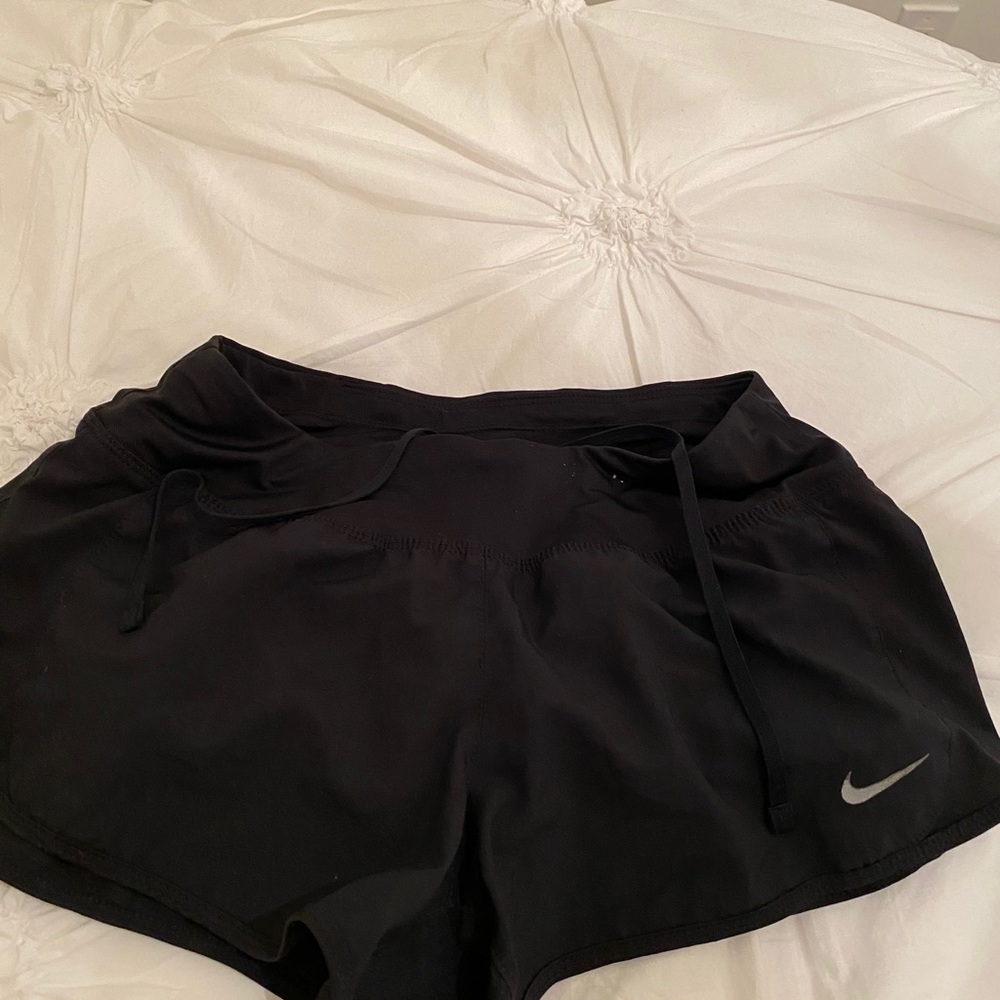 black nike workout shorts